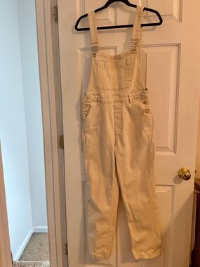 Women’s WEWOREWHAT Cream Jean Overalls, size 6